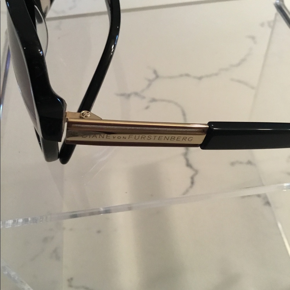 Women’s DVF square sunglasses - Picture 6 of 6
